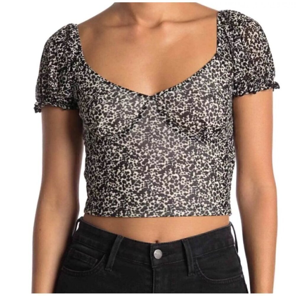 NWT Abound Ivory-Black Mini Moo Textured Puff Sleeve V-Neck Crop Top - M